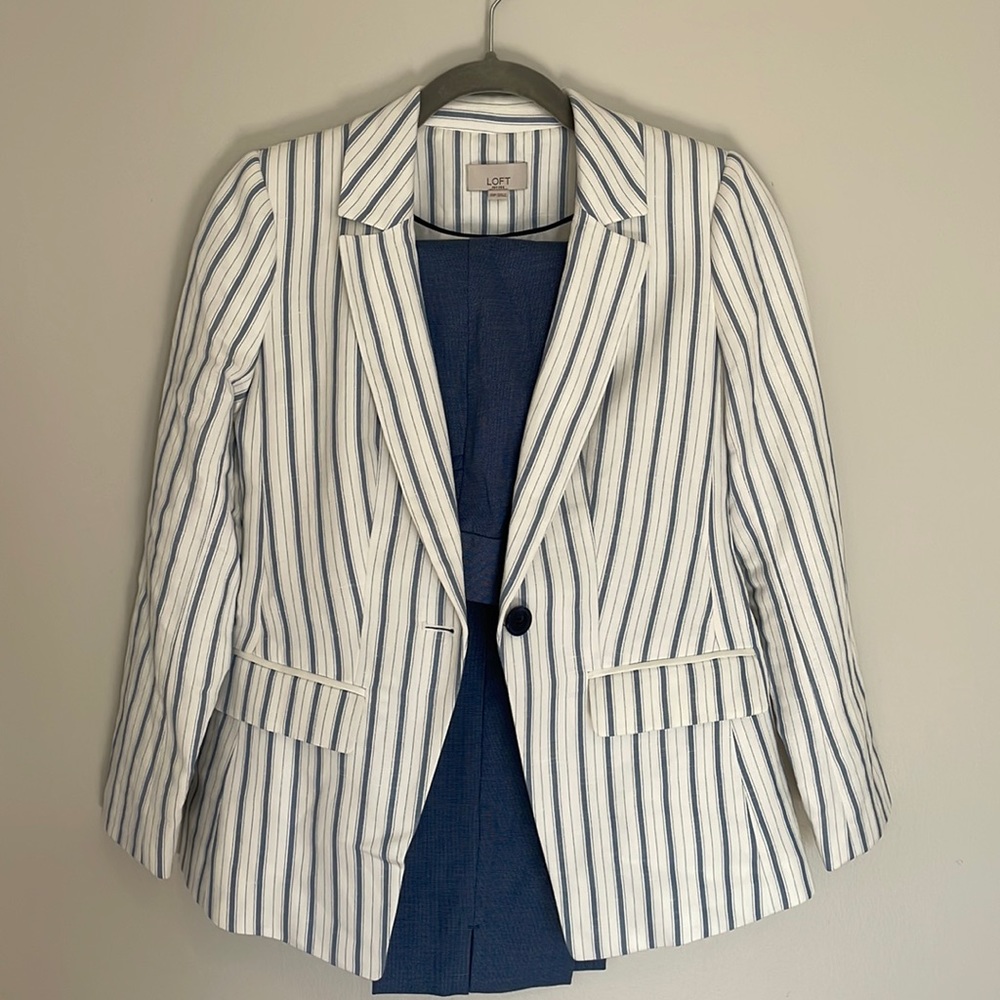 Loft office suit, nice and summer color. Only wear once, pant with tag.